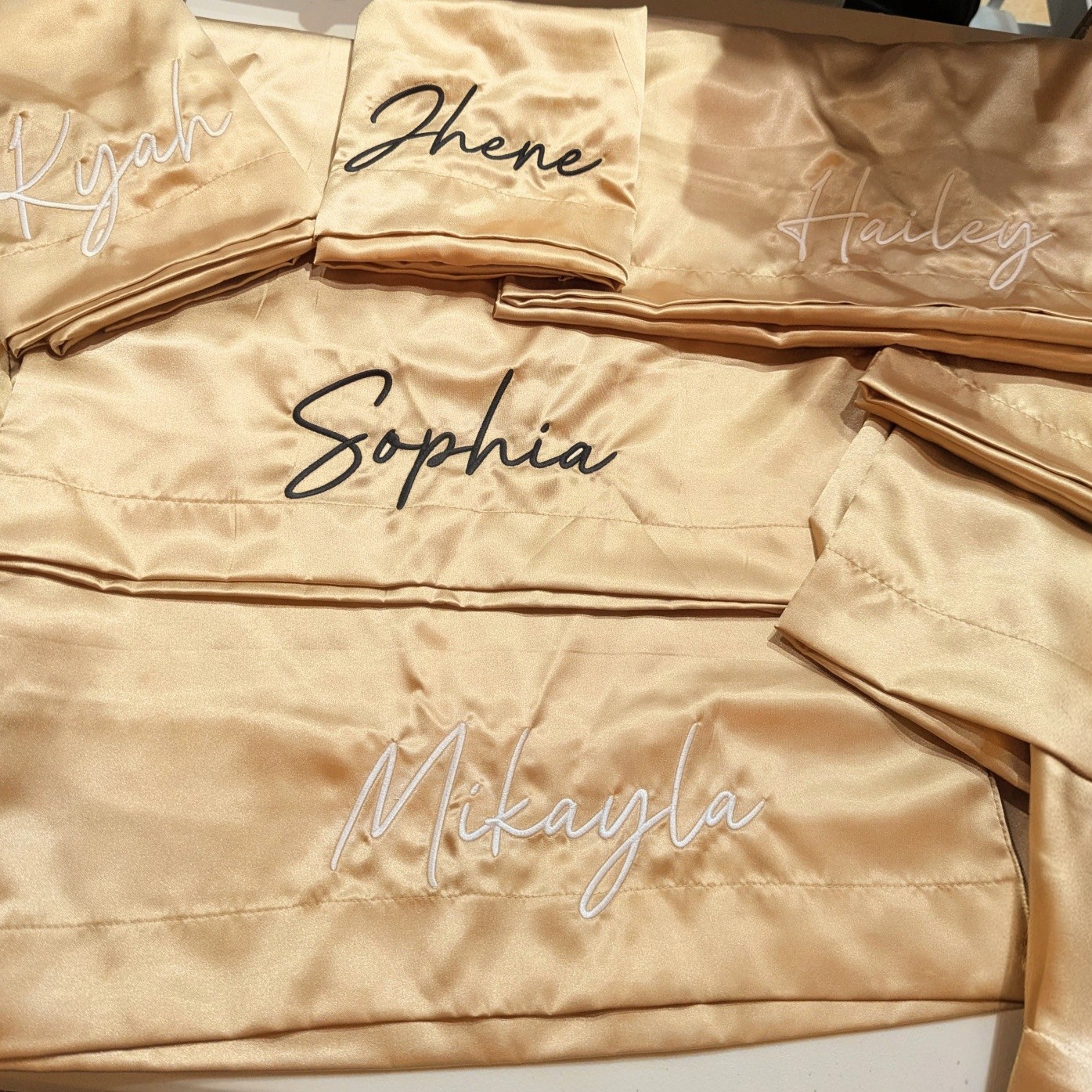 A little luxury goes a long way. These personalized satin pillowcases make the perfect gift for birthdays, bridesmaids, graduates, sleepovers, dance teams, and anyone who loves a personal touch.Each pillowcase is customized with the name and thread color of your choice, creating a gift that's both beautiful and practical. Whether you're treating yourself or someone special, personalized gifts always make a lasting impression.Available in a variety of colors and customized just for you. What color thread would you choose for your name?#PersonalizedGifts #CustomEmbroidery #SatinPillowcase #NameCustomization #GiftIdeas #BridesmaidGifts #BirthdayGifts #SleepoverParty #CustomMade #EmbroideredGifts #GeniusesUnleashed #UnleashYourGenius #geniuses_unleashed